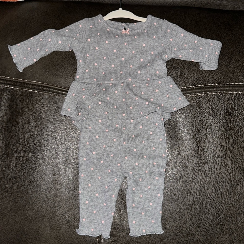 NWOT Carters 0-3 baby girl outfit